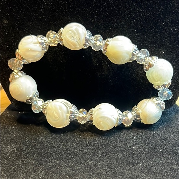 White Swirl Glass and AB Beaded Stretch Bracelet - Picture 4 of 4